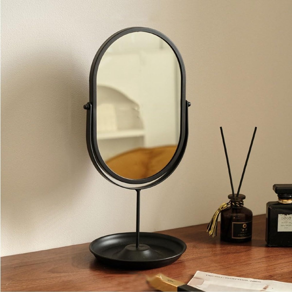 Elegante Ovale Tafelspiegel met Opbergtray voor Make-up, Vrijstaand en Geschikt voor Badkamer en Slaapkamer
