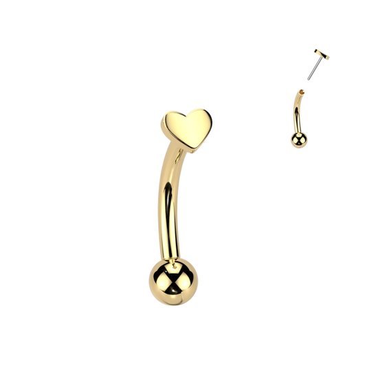 Gouden gebogen barbell piercing met een hartje aan de bovenkant en een bolletje aan de onderkant.