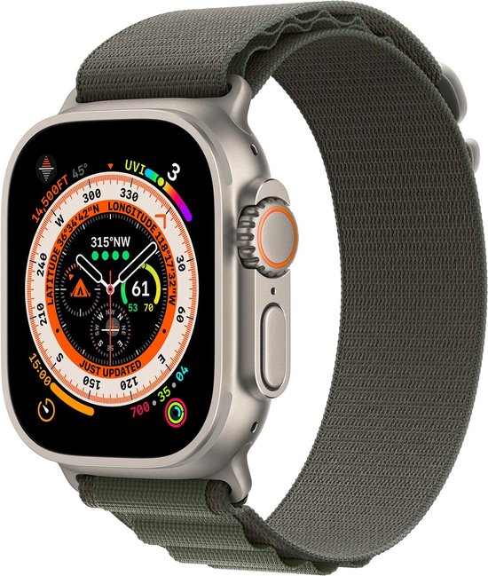 Apple Watch Ultra met groen Alpine bandje, digitale wijzerplaat met kompas en hoogtemeter.
