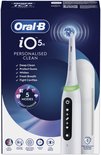 Verpakking van de witte Oral-B iO 5N elektrische tandenborstel. Toont 'Personalised Clean', '5 Modes' en functies.