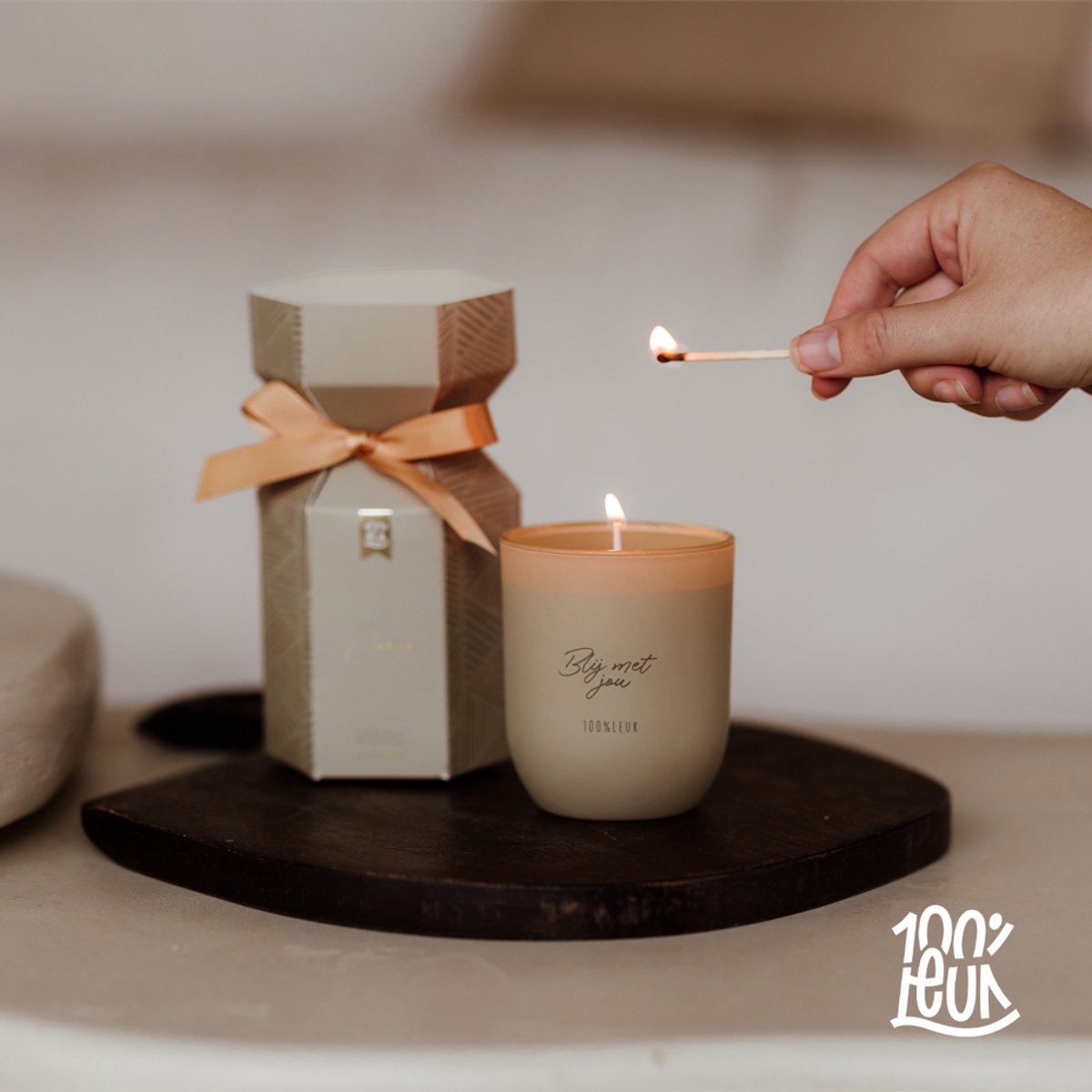 100%LEUK - Geurkaars in cadeauverpakking - Oma — cadeau in Wonen & Interieur - foto 2