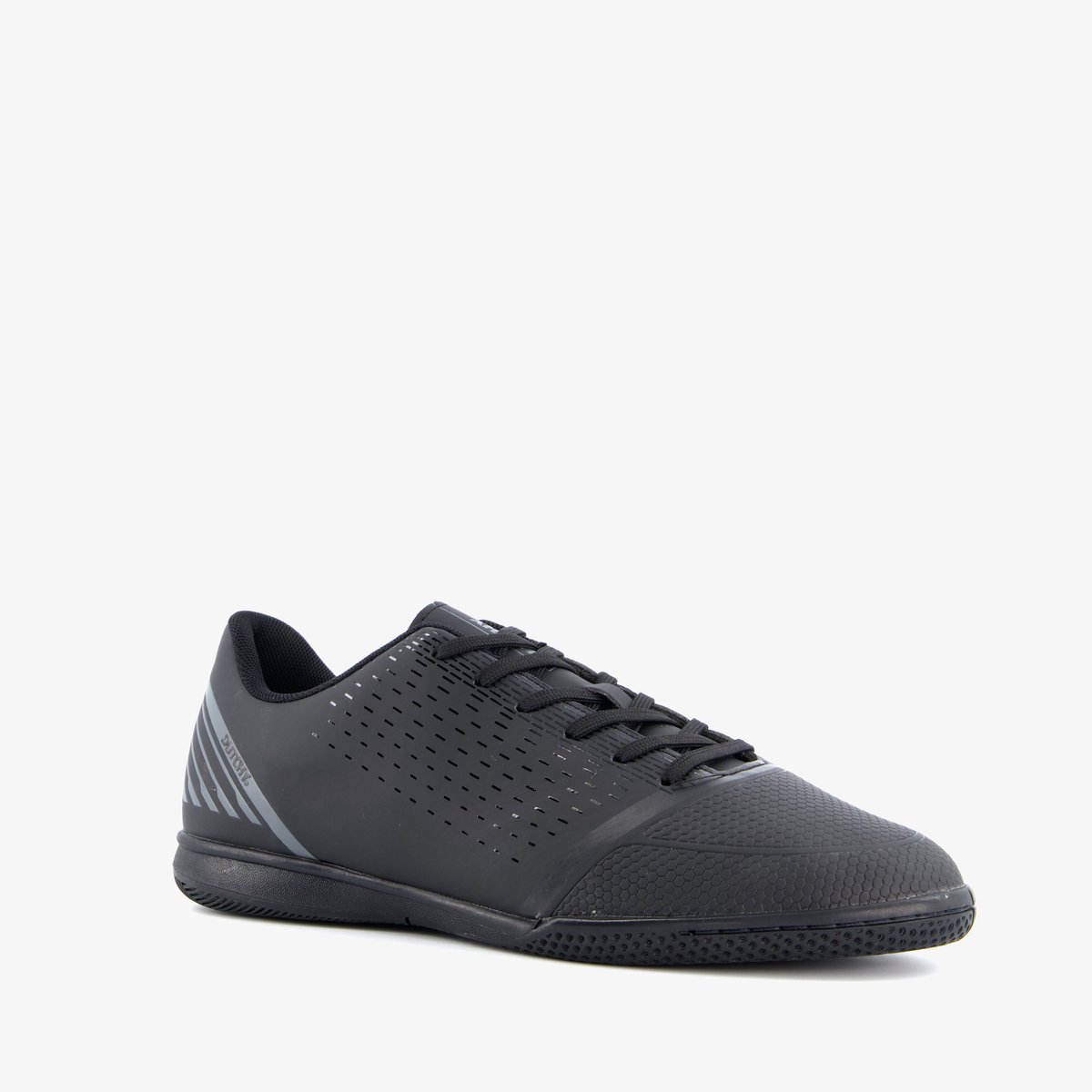 Zwarte Dutchy Goal heren zaalschoenen maat 45, gemaakt van imitatieleer met vetersluiting en rubberen non-marking zool.