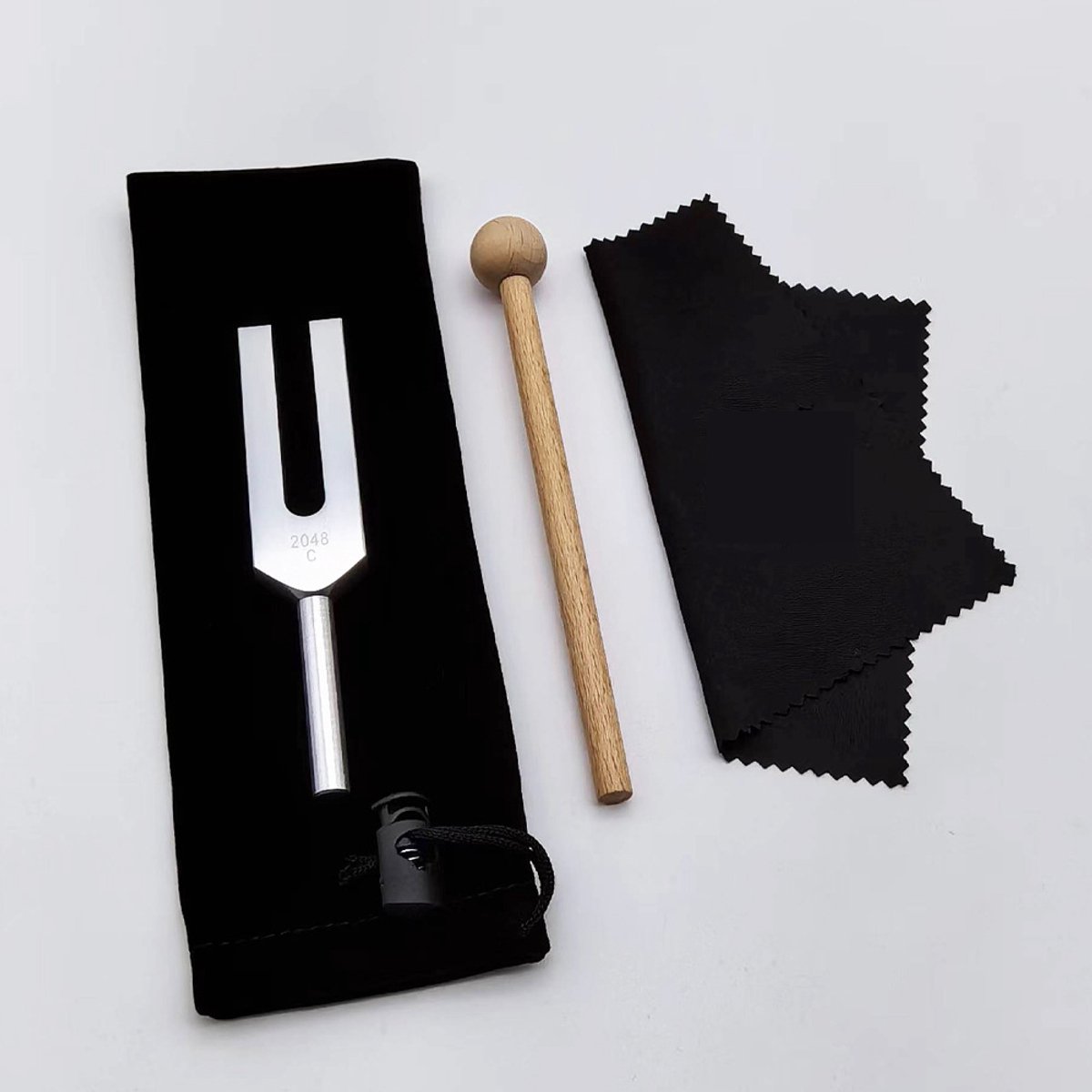 Stemvorkset - Stemvorken zijn ideaal voor genezing, chakra's, klanktherapie en het behouden van een perfecte harmonie van geest-Zilveren 2048C doek + houten kloptong + reinigingsdoek