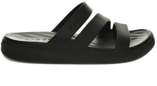 Vue de côté d'une sandale noire Crocs avec brides et logo 'Crocs'.