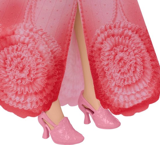 Zingende Modepop met Accessoires en Filmgeïnspireerd Roze Jurkje — afbeelding 3