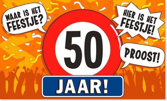 Banner voor een 50ste verjaardag met oranje confetti, feestvierders op de achtergrond, een rode cirkel met "50" en de tekst "Waar is het feestje? Hier is het feestje! Proost! 50 JAAR!".