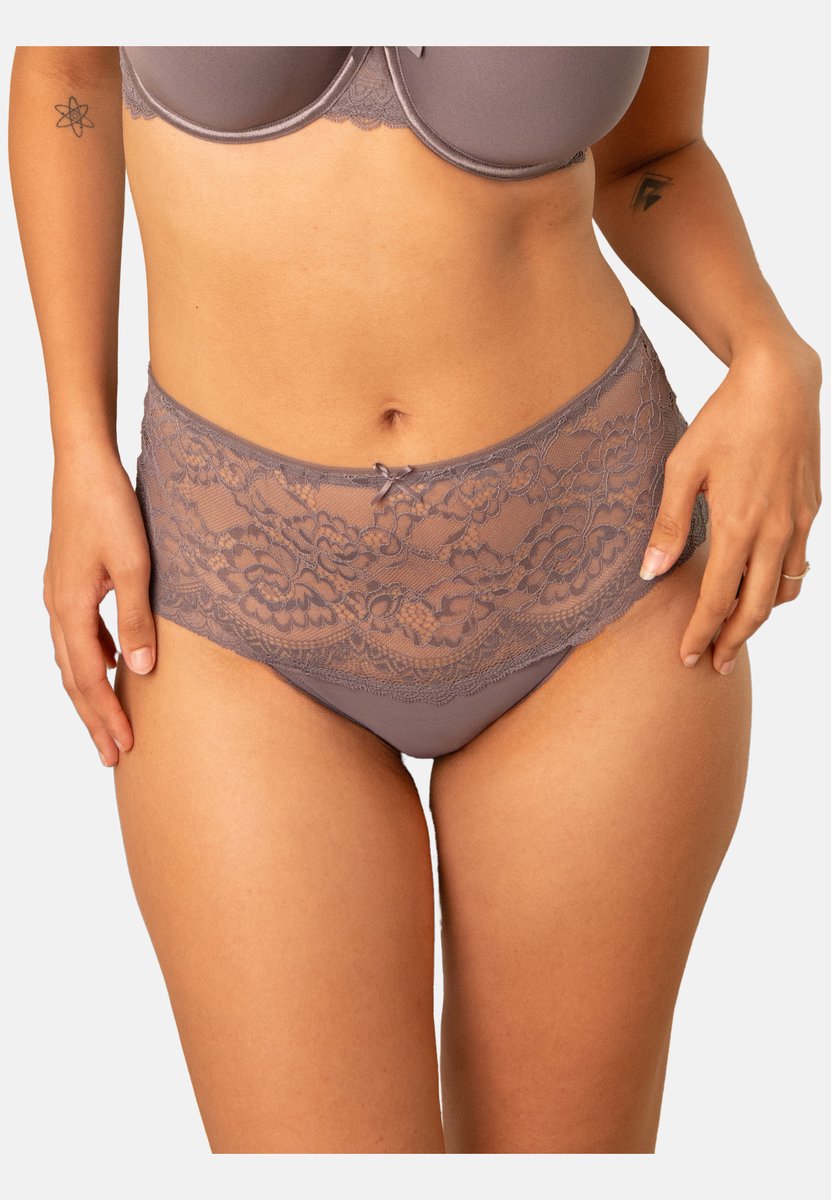 High-Panty LACE BASIC