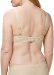 Soutien-gorge couleur crème avec armature, fermeture à agrafes et œillets au dos, bretelles décorées d'un motif.