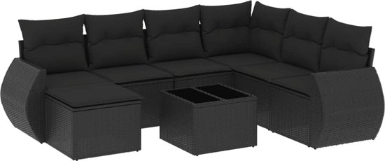 Ensemble de salon noir en polyrésine tressée avec coussins épais et deux tables basses carrées.