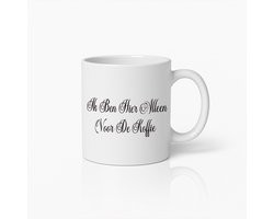 Elegante Witte Koffiemok met Nederlandse Tekst 'Ik Ben Hier Alleen Voor De Koffie' – Perfect Cadeau voor Koffieliefhebbers
