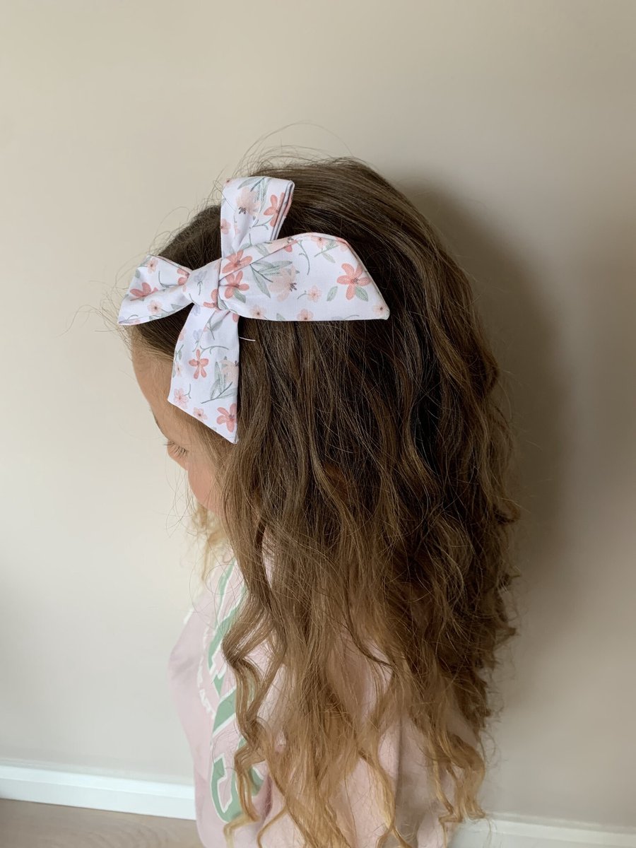 Haarspeldje met strik - coral bloom