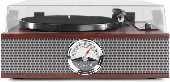 Retro platenspeler met houten kast, zilverkleurige radio-indicator, gesloten doorzichtige kap en toonarm boven een vinylplaat.