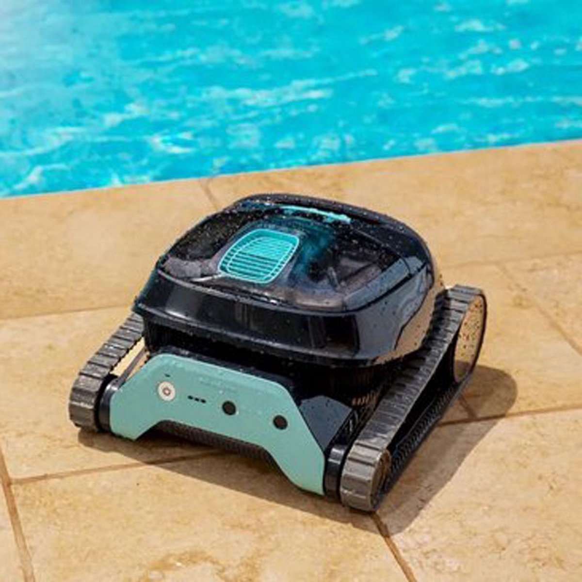 Dolphin Liberty 400 cordless pool robot
