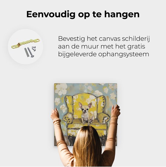 Artaza Canvas Schilderij Chihuahua in een Gele Stoel - Dieren - 60x60 cm - Wanddecoratie Woonkamer - Schilderijen - Muurdecoratie