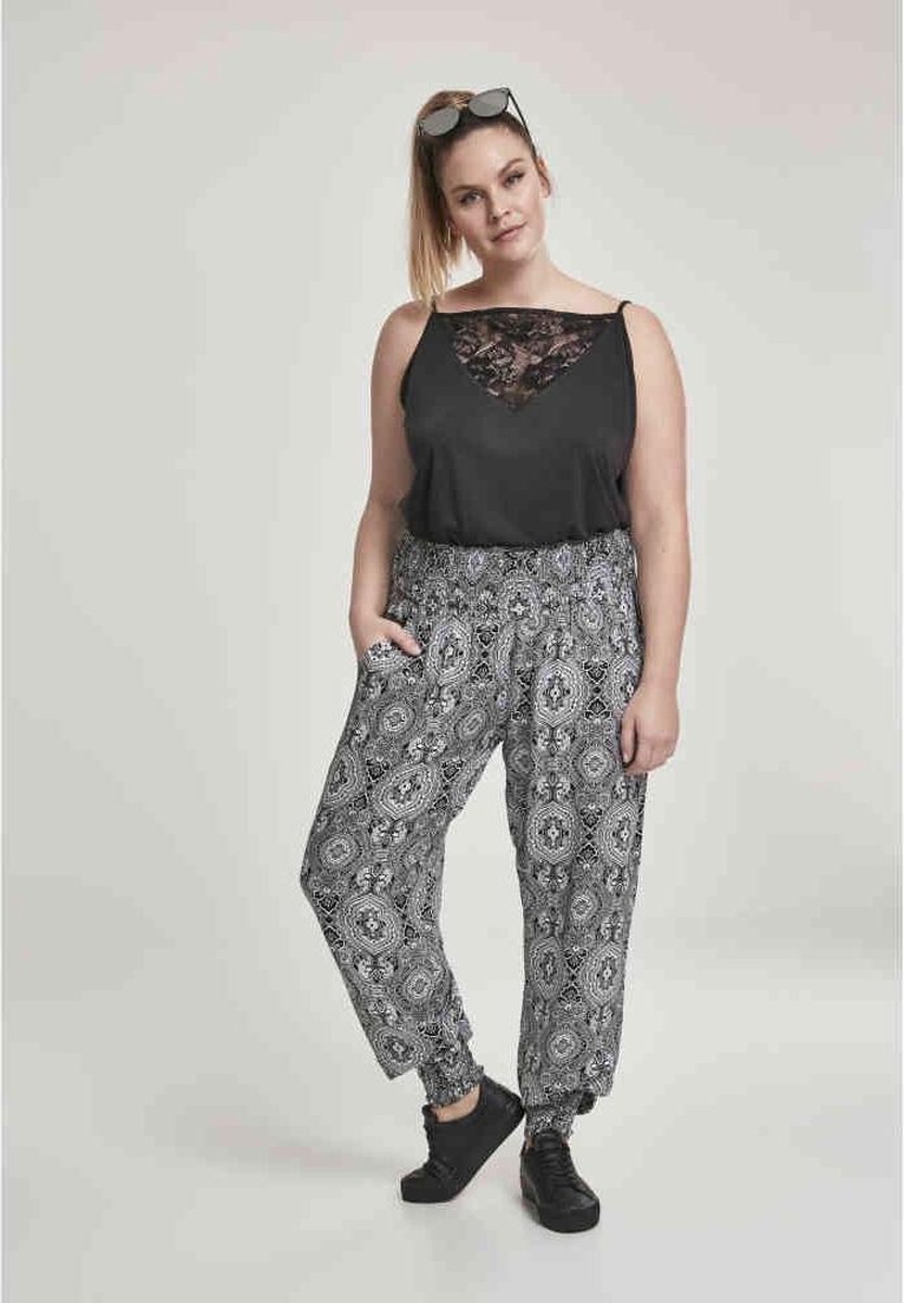 Urban Classics Sarong Bandana Harem broek M Zwart