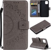 Totem Flower reliëf horizontale flip TPU + PU lederen tas met houder & kaartsleuven & portemonnee voor iPhone 13 Pro Max (grijs)