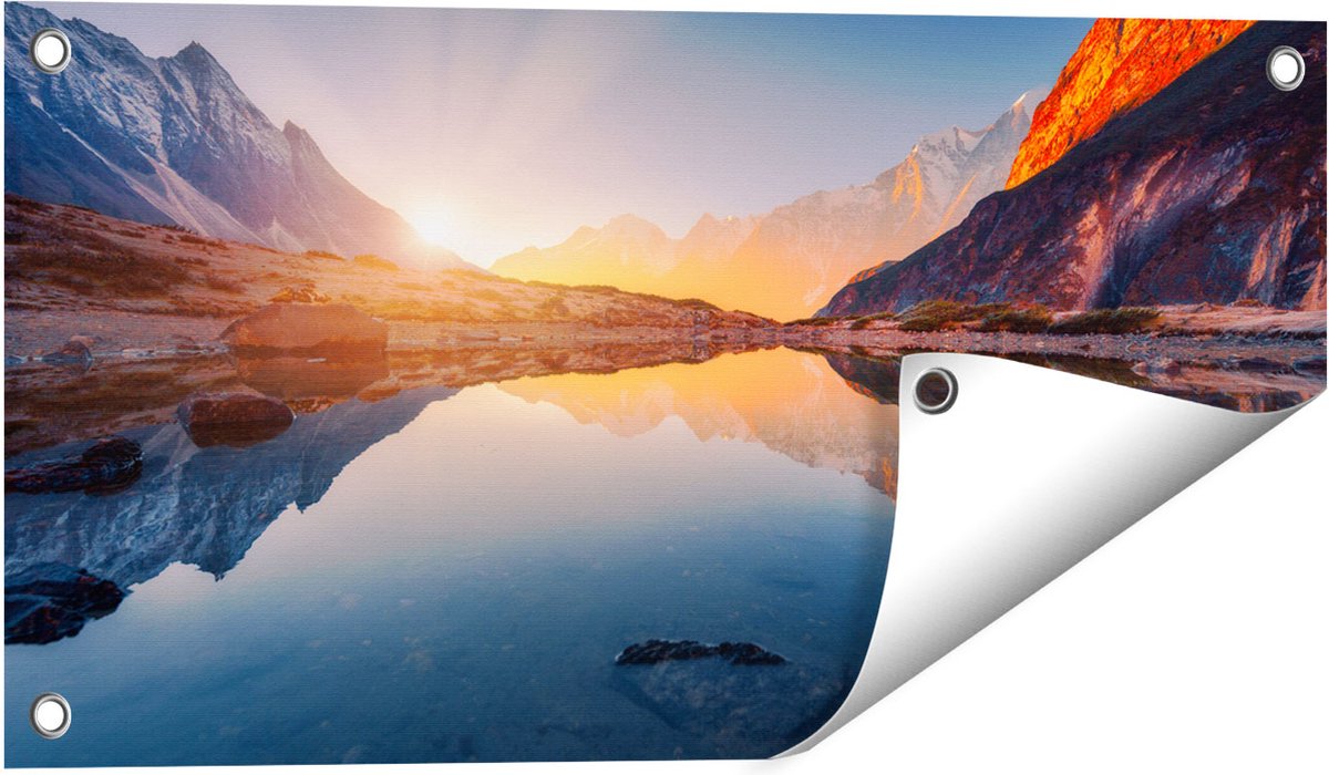 Gards Tuinposter Bergen Landschap met Zonsopgang - 60x30 cm - Tuindoek - Tuindecoratie - Wanddecoratie buiten - Tuinschilderij Multikleur