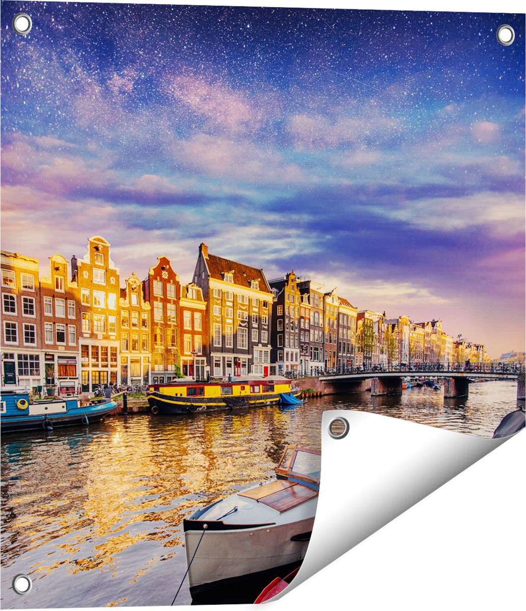 Gards Tuinposter Amsterdamse Gracht in de Nacht met Sterren - 50x50 cm - Tuindoek - Tuindecoratie - Wanddecoratie buiten - Tuinschilderij Multikleur