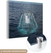 MuchoWow® Glasschilderij 20x20 cm - Schilderij acrylglas - Een duikende onderzeeboot in de oceaan - Foto op glas - Schilderijen