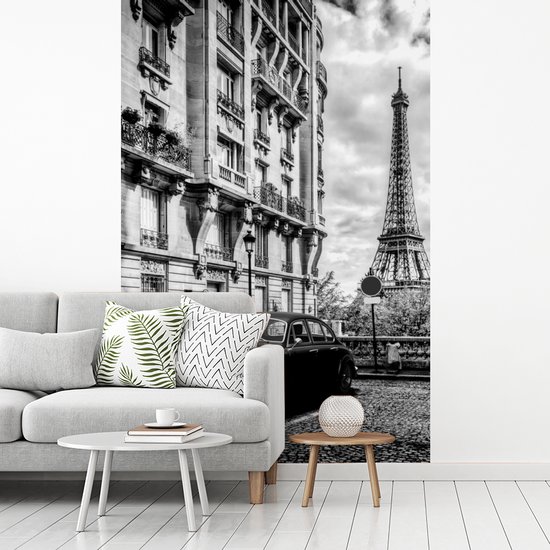 Hysterisch Zoeken Rubber Behang - Fotobehang zwart-wit foto van de Eiffeltoren met een auto - zwart  wit -... | bol.com