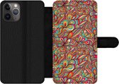 Bookcase Geschikt voor iPhone 11 Pro Max telefoonhoesje - Design - Jaren 70 - Fantasy - Kleur - Met vakjes - Wallet case met magneetsluiting