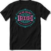 1960 The One And Only | Feest Kado T-Shirt Heren - Dames | Cobalt - Licht Roze | Perfect Verjaardag Cadeau Shirt | Grappige Spreuken - Zinnen - Teksten | Maat L