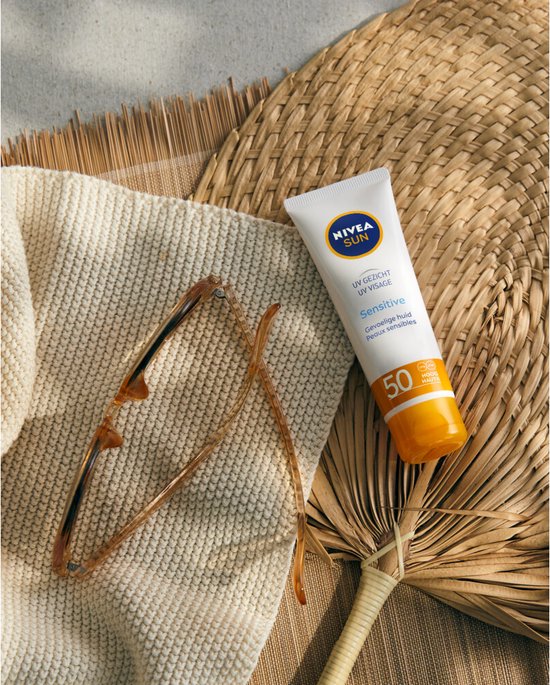 NIVEA SUN Face Sensitive Gezichtszonnecrème - Zonnebrandcrème Gezicht - SPF 50 - Voor de gevoelige huid - Parfumvrij - 50 ml - NIVEA