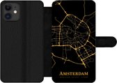 Telefoonhoesje Geschikt voor iPhone 12 Pro Max telefoonhoesje - Amsterdam - Kaart - Goud - Zwart - Met vakjes - Wallet case met magneetsluiting