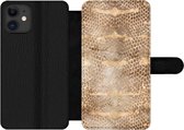 Bookcase Geschikt voor iPhone 12 Pro telefoonhoesje - Slangenprint - Goud - Bruin - Met vakjes - Wallet case met magneetsluiting