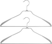 Set van 6x stuks kunststof kledinghangers grijs 43 x 23 cm - Kledingkast hangers/kleerhangers voor jassen