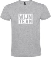 Grijs T shirt met print van " Wijn Team " print Wit size XXL