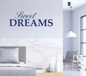 Stickerheld - Muursticker Sweet dreams - Slaapkamer - Droom zacht - Slaap lekker - Engelse Teksten - Mat Donkerblauw - 27.5x81.4cm