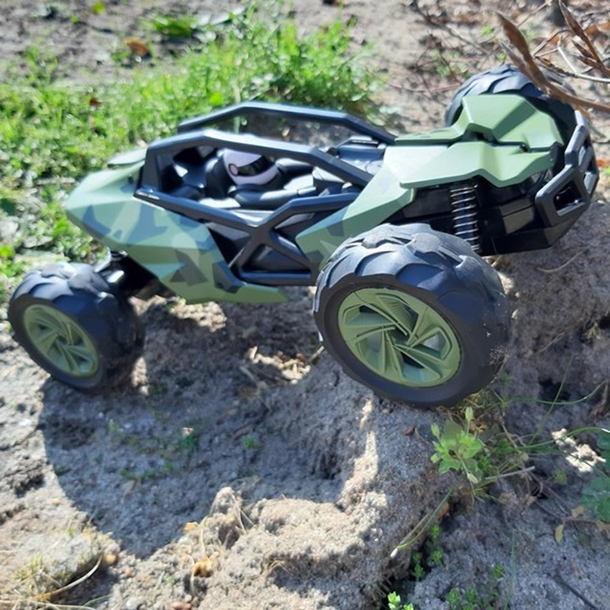 Marogear® UltraRC-X1 Bestuurbare Auto + Extra accu - Schaal 1:14 - RC Auto camo groen - RC Voertuig voor jongens en meisjes - Radiografisch bestuurbare auto voor binnen en buiten — afbeelding 8
