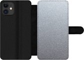 Bookcase Geschikt voor iPhone 11 telefoonhoesje - Metaal print - Aluminium - Stippen - Met vakjes - Wallet case met magneetsluiting
