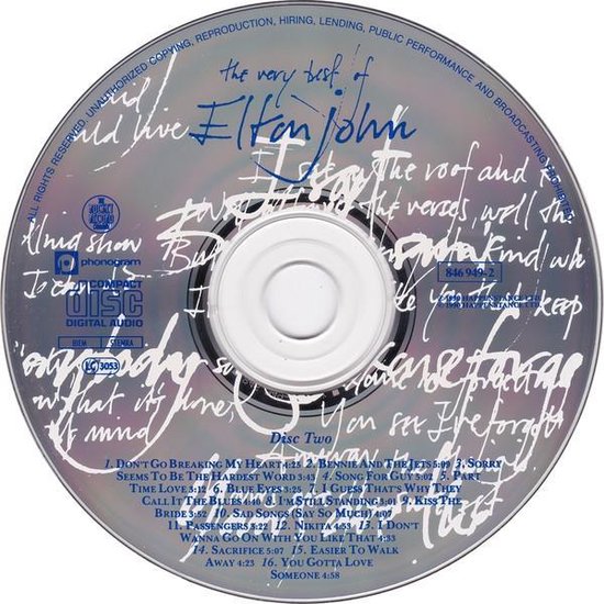 CD met songtitels 'Disc Two' en een lijst van nummers, geschreven in handschrift met een zilveren achtergrond.