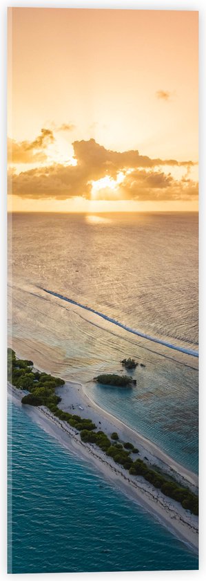 WallClassics - Acrylglas - Zandbank op het Midden van de Zee bij Oranje Lucht - 20x60 cm Foto op Acrylglas (Wanddecoratie op Acrylaat)