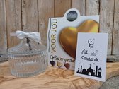 Eid Mubarak-Bonbonniere-Chocolade-Cadeaupakket-Glaswerk-Giftset-Feestelijk-ingepakt-luxe product-Melkchocolade-PureChocolade-Cadeaudoos-Ramadan-Islamitisch-Moskee-Islam-Feest-Suikerfeest-Offerfeest-Goud-Feestdag-Vastenmaand-Kaart-cadeaupakket-giftset