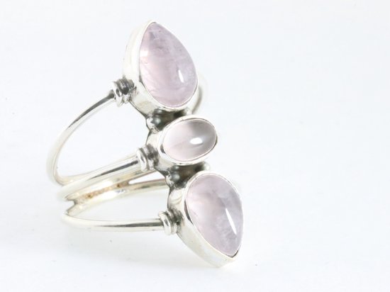 Opengewerkte zilveren ring met 3 rozenkwarts stenen - maat 17.5