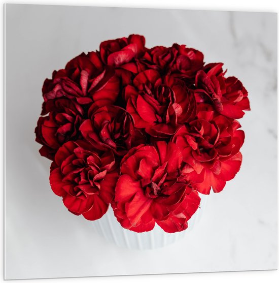 PVC Schuimplaat- Boeket Rode Bloemen op Witte Achtergrond - 100x100 cm Foto op PVC Schuimplaat