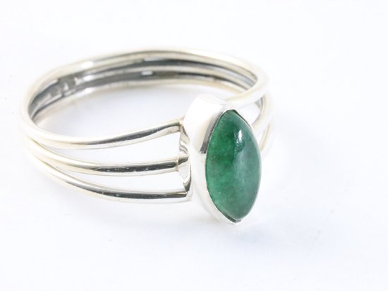 Opengewerkte zilveren ring met jade - maat 16