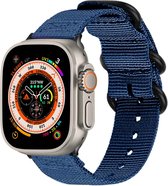 iMoshion Bandje Geschikt voor Apple Watch Bandje Series 1 / 2 / 3 / 4 / 5 / 6 / 7 / 8 / 9 / SE / Ultra (2) - 42 / 44 / 45 / 49 mm - iMoshion Nylon band - Donkerblauw
