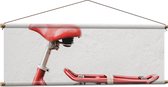 WallClassics - Textielposter - Rood Zadel op Rode Fiets - 120x40 cm Foto op Textiel