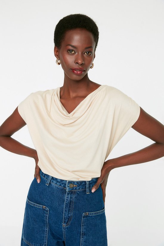 Buy Trendyol Crew Neck Crop Knitwear Top In White | 6thStreet UAE