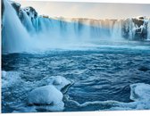 WallClassics - PVC Schuimplaat - Goðafoss Watervallen in IJsland - 100x75 cm Foto op PVC Schuimplaat (Met Ophangsysteem)