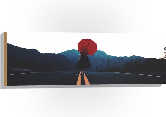 WallClassics - Hout - Vrouw met Rode Paraplu op de Weg - 90x30 cm - 9 mm dik - Foto op Hout (Met Ophangsysteem)