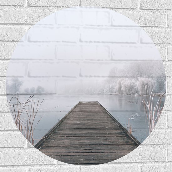 WallClassics - Muursticker Cirkel - Hert met Gewei in het Gras - 90x90 cm Foto op