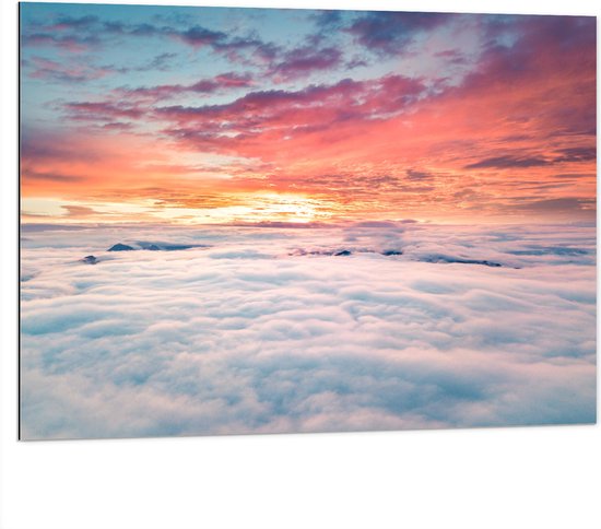 WallClassics - Dibond - Zonsopkomst boven de Wolken - 100x75 cm Foto op Aluminium (Wanddecoratie van metaal)