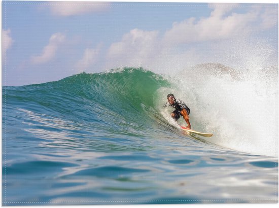 Vlag - Surfer in Actie door Golf - 40x30 cm Foto op Polyester Vlag