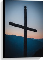 WallClassics - Canvas  - Houten Kruis met Bergen - 40x60 cm Foto op Canvas Schilderij (Wanddecoratie op Canvas)