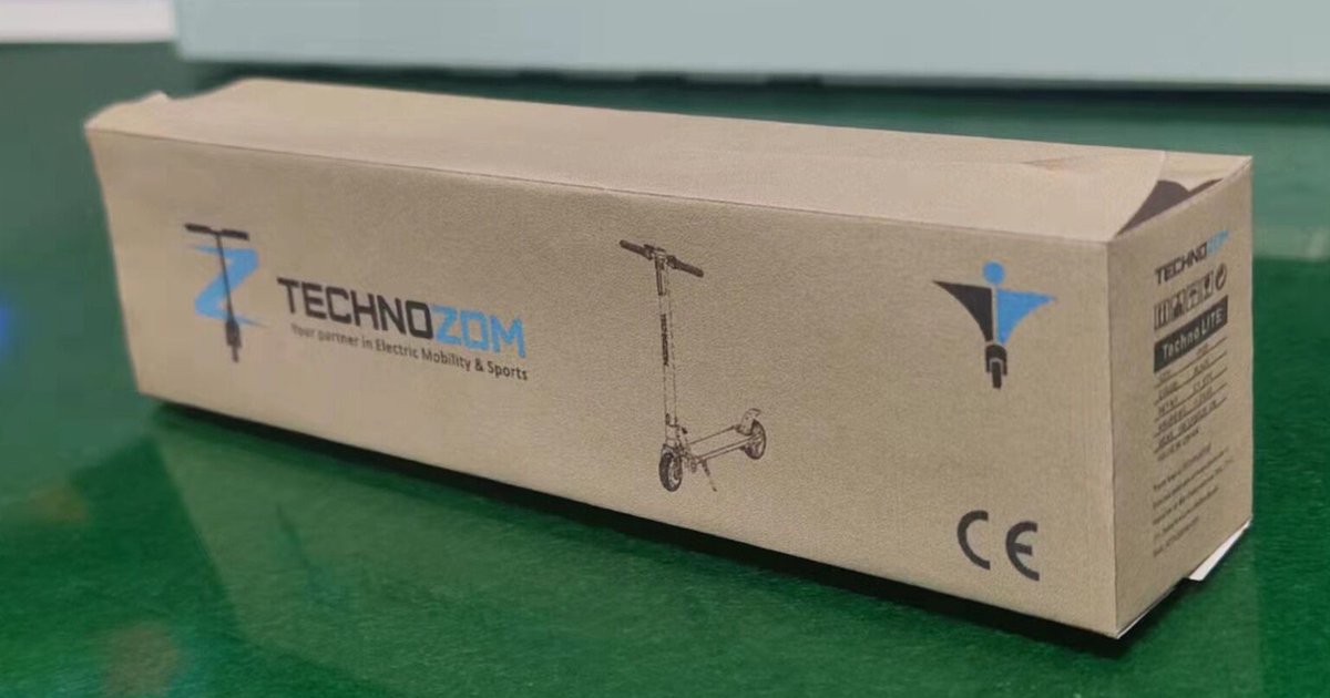 Afbeelding 2 van Techno LITE series - Elektrische Step - Super Lichtgewicht - 25 km/u - 3 rijstanden - Opvouwbaar - Met LED verlichting voor & achter - Zwart